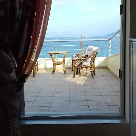 2 Bedrooms House At 100 M Away From The Beach With Sea View And Terrace *