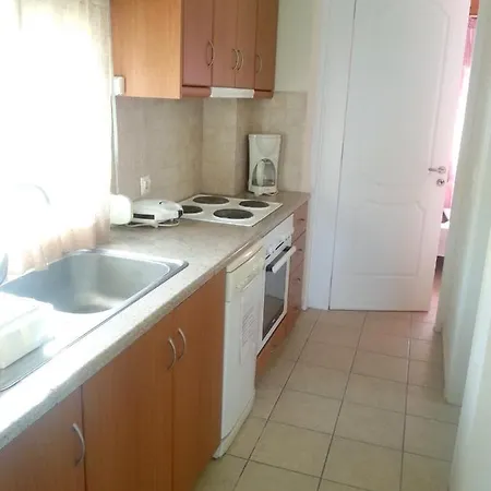 2 Bedrooms House At 100 M Away From The Beach With Sea View And Terrace * Kiáton